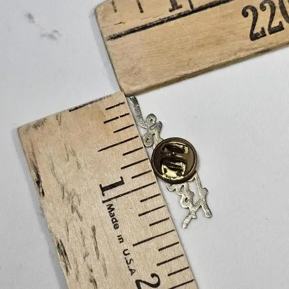 Vintage Footloose Gold Tone Rare Pin - Picture 3 of 3